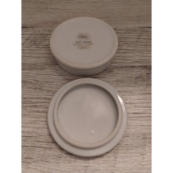 Holly Hobbie Round Porcelain Trinket Box With Gold Trim - Picture 3 of 4